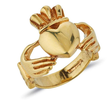 9ct yellow gold extra big and heavy gents statement claddagh ring, this picture shows the carved hands in detail