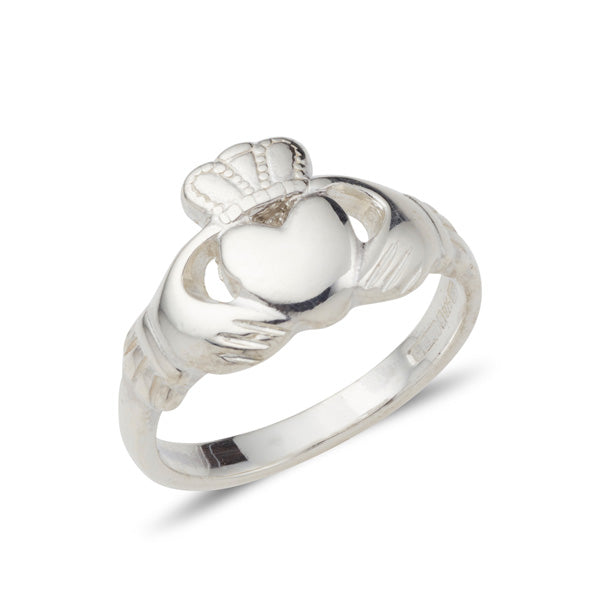 white gold ladies claddagh ring classic medium sized at 10mm at the widest point