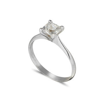 Solitaire ring 4 claw with Princess cut Diamond