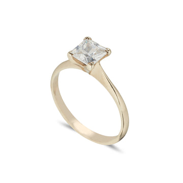 Solitaire ring 4 claw with Princess cut Diamond Yellow Gold